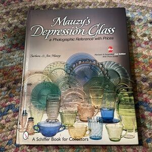 Mauzy's Depression‎ Glass: A Photographic Reference and Price Guide book